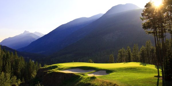 bcgma_greywolf_hole6_2021_andrew_penner_3-greywolf-cliffhanger-from-forward-tee-2